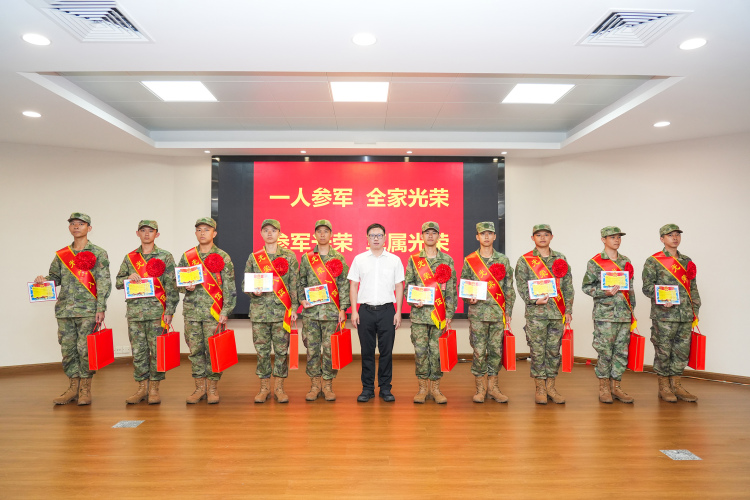 着戎装，戴红花！东莞石龙镇10名新兵携梦奔赴军营_fororder_微信图片_20250914113936_14_10