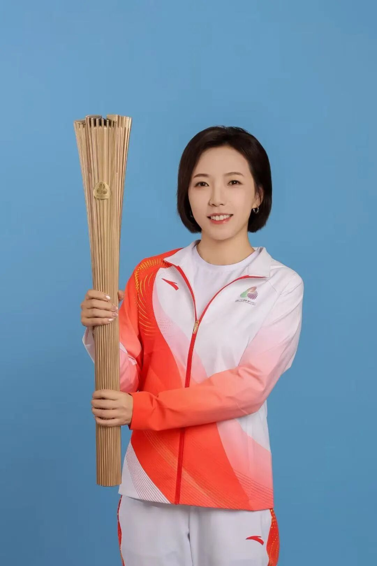 筑梦新时代·巾帼奋进时|亿航智能王雅君：我们敬畏每一次飞行_fororder_图片1