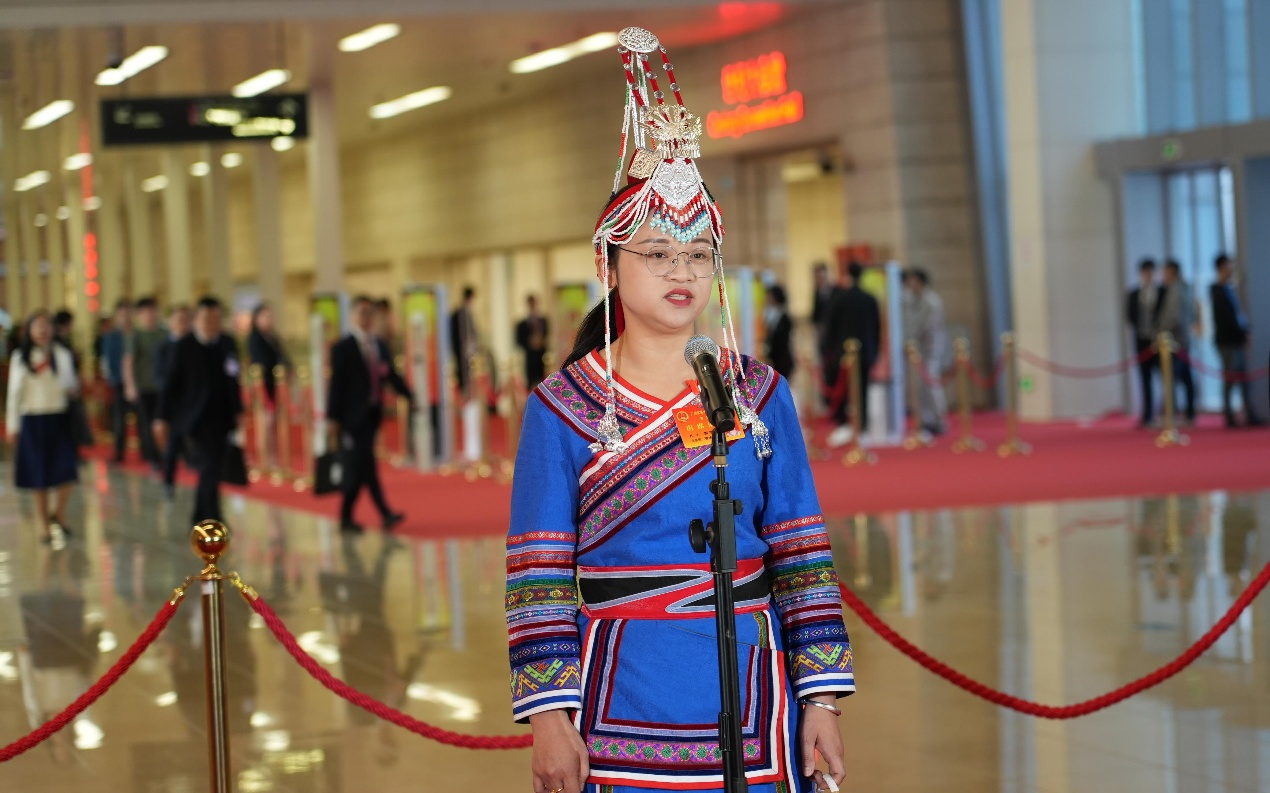 聚焦广州两会｜“为人民立法，立人民需要的法”  广州市第十六届人大第五次会议举行首场“代表通道”集体采访_fororder_图片8