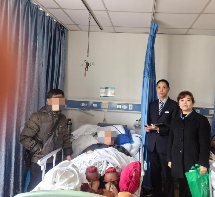 他们带着爱心和移动设备来了！贵州邮储温情服务特殊群体_fororder_2