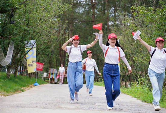 黔南凯美多第六季健步走活动在独山县举行_fororder_微信图片_20250612212841