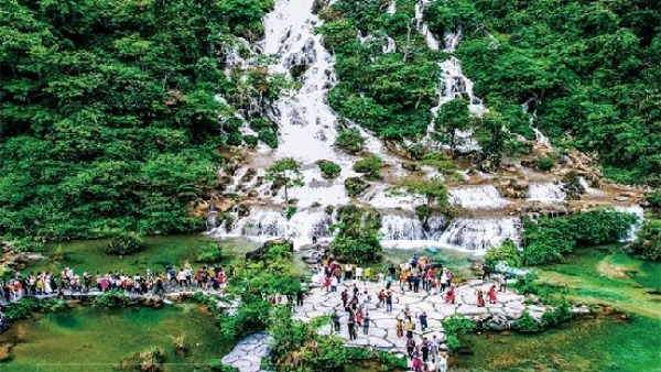 接待游客582.35万人次，旅游收入15.04亿元｜贵州“五一”成绩单里藏着什么？