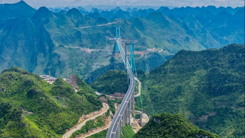 花江峡谷大桥正式通车 “横竖世界第一”铸就中国基建新丰碑_fororder_7777
