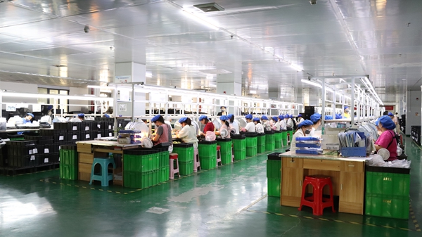 抓质量 保订单 贵州独山潮玩工厂生产忙_fororder_20250918105251-QneIzd-