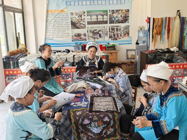 邮储银行贵州省分行金融赋能 织就非遗传承锦绣画卷_fororder_图片1