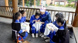 贵州镇远报京乡：侗绣传韵 “绣”出幸福生活