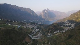 贵州晴隆“柚哥”李安琪：九年坚守结出“致富果”