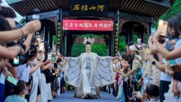 贵州镇远龙舟节：文旅盛宴下的传承与发展