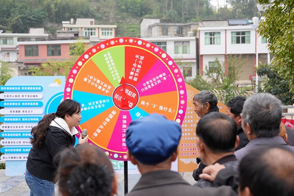 六盘水市2025年“移风易俗树新风文艺宣传走基层”惠民演出走进六枝 六盘水市2025年“移风易俗树新风文艺宣传走基层”惠民演出走进六枝_fororder_DSC05504.JPG