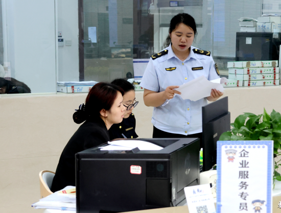 贵州独山：从“政策落地”到“效益开花”营商环境升级激活经济增长新引擎_fororder_640 (1)