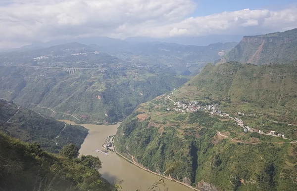 贵州六盘水市水城区龙场乡：聚焦民生强产业 绘就民族乡村新图景_fororder_22_副本