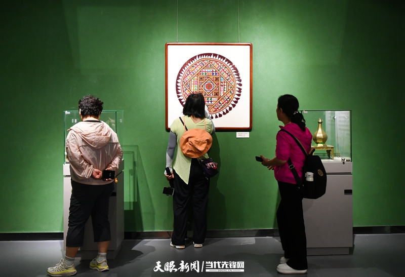 “一带一路”民族工艺展亮相贵阳