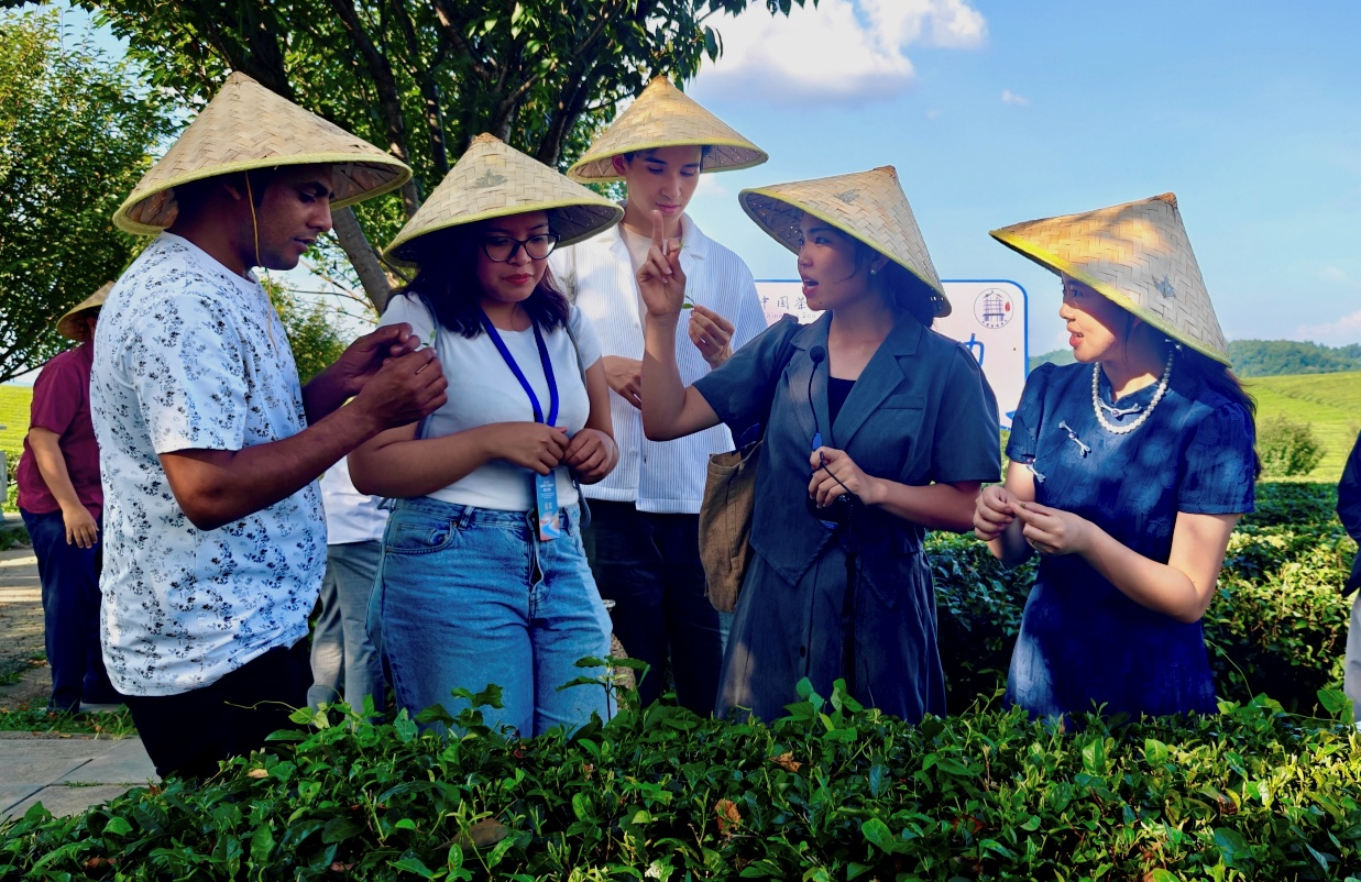 互鉴多元文明  同享黔地好物——2025“机遇中国 多彩世界”国际交流周见闻