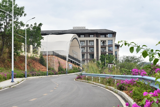 贵州罗甸：生态赋能康养路 旅居热潮暖湖城_fororder_云泽康园•幸福村一角