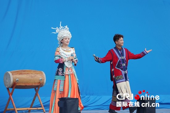 2025亚洲青年攀岩锦标赛在贵州贵阳启幕 14国211名健儿竞逐巅峰_fororder_开幕式表演2