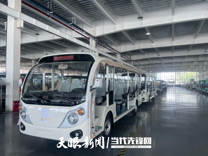 大抓产业 提质增量！产业新势力加速“黔行”