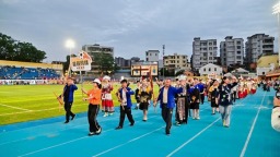 贵州黔东南州在粤务工苗族同胞亮相2026年“粤超”联赛佛山主场