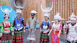 “压箱底”的宝贝都拿出来了 贵州“村T”启动纽约时装周海选