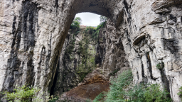 溶洞不“容”污  贵州挂牌亮剑守护地下生态安全线