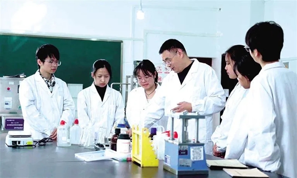 &ldquo;愚公移山&rdquo;绘就生态画卷&mdash;&mdash;看六盘水将&ldquo;矸石山&rdquo;化作&ldquo;青山图&rdquo;的绿色实践_fororder_2222