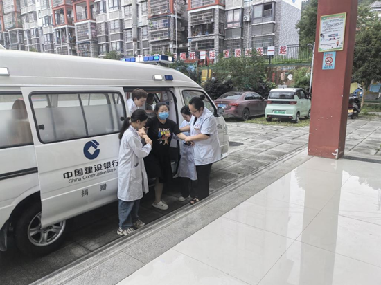2025年中国妇女发展基金会“母亲健康快车”探访活动走进贵州_fororder_图片3