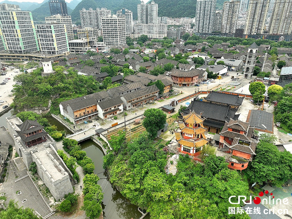 贵州钟山：荷城美景让外地游客流连忘返_fororder_图片1