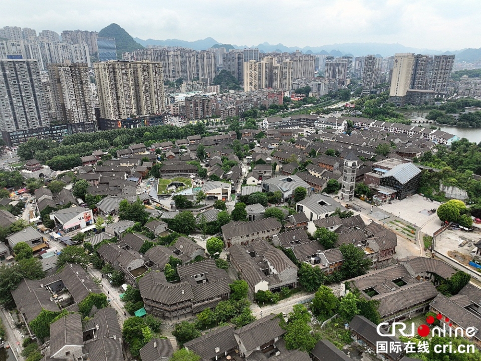贵州钟山：荷城美景让外地游客流连忘返_fororder_图片3
