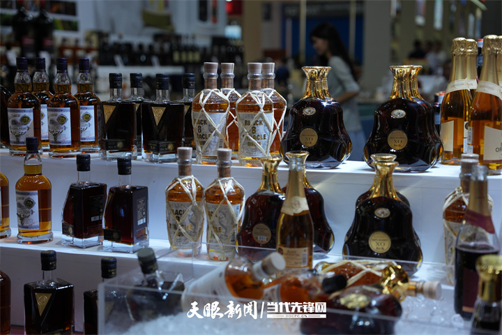 共品美酒  国际精品馆成贵阳“醉”美会客厅