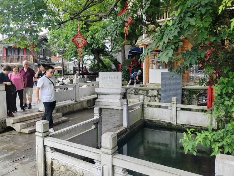 贵阳市花溪区：绿满田园 沃野生金_fororder_22