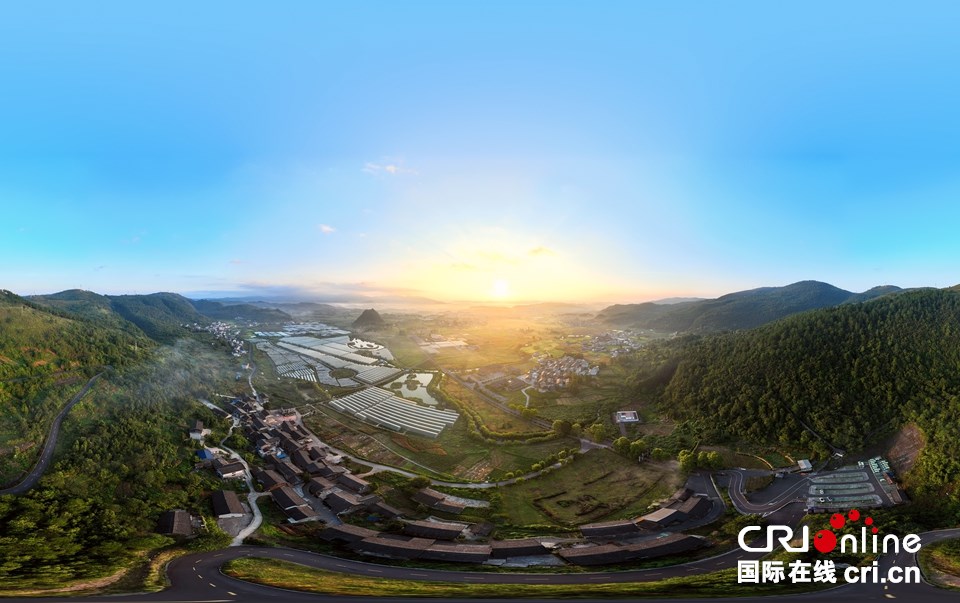贵州独山基长天洞日出景观美如画境_fororder_微信图片_20250828083944_1373_4