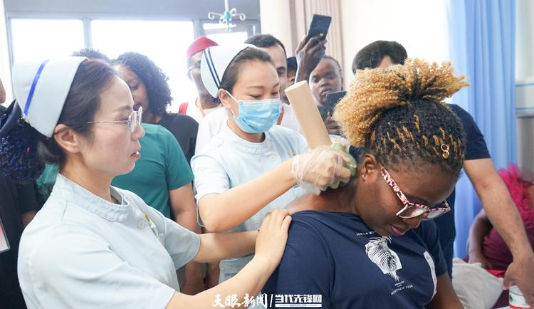 感受“东方神秘力量”！商务部国际商务官员研修学院学员点赞贵州中医药：“Amazing！”