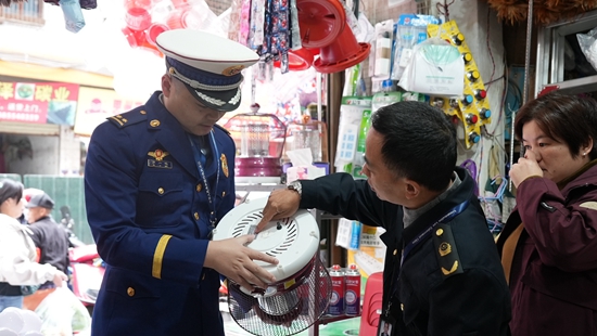 贵州镇远开展冬春季节消防安全检查 筑牢安全“防火墙” 贵州镇远开展冬春季节消防安全检查 筑牢安全“防火墙”_fororder_DSC01176.JPG