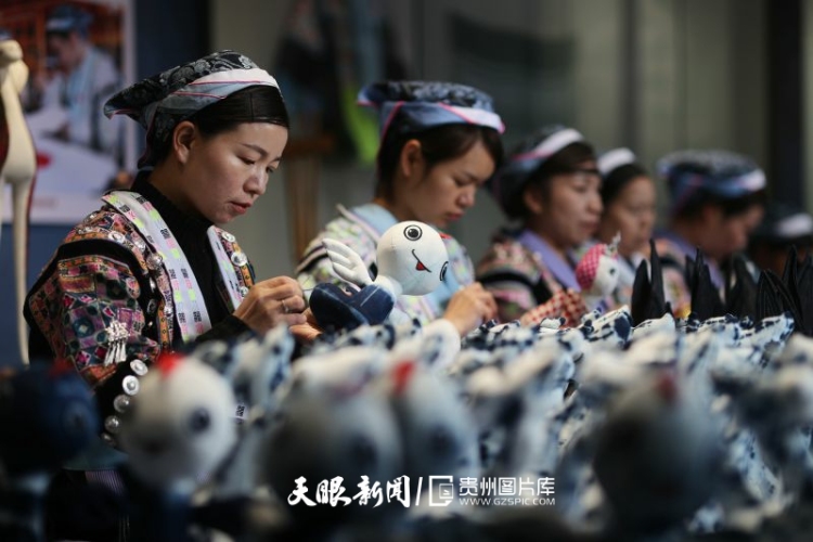 惊艳！贵州民俗文化火爆出圈，非遗瑰宝化身流量密码