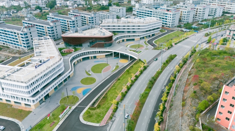 正安：“琴”“弦”和鸣 奏响东西部产业协奏曲