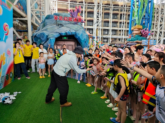 端午节期间 贵阳清镇市共接待游客32万人次_fororder_四季贵州亲子活动 杨厚信
