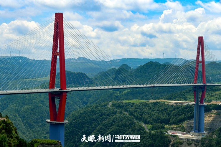 龙里河大桥——世界首座高山峡谷景观桥