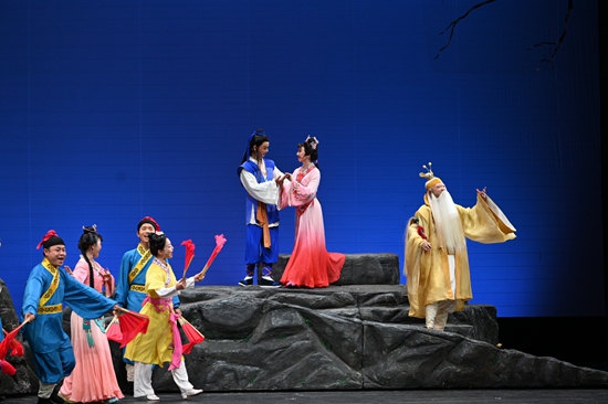 贵州花灯戏《七妹与蛇郎》亮相国家大剧院_fororder_微信图片_20250514170335