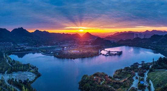 贵州都匀精心打造七大入夏清凉消费场景 邀八方来客“清凉玩一夏”_fororder_都匀-杉木湖，图片来源：赵匀川 (2)