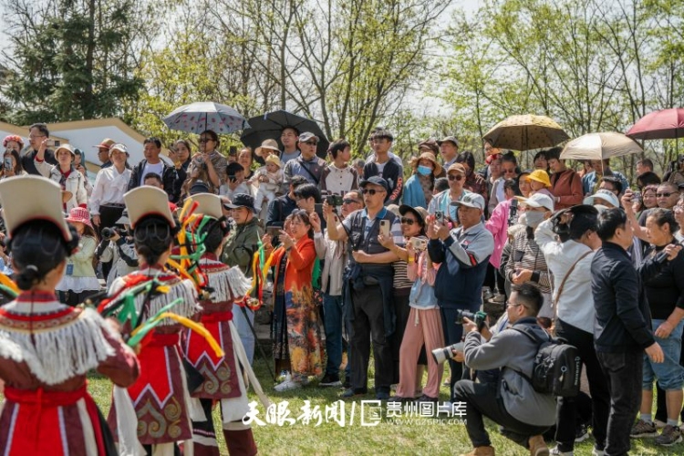 惊艳！贵州民俗文化火爆出圈，非遗瑰宝化身流量密码