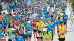 “中国凉都”燃动2.4万跑友 2026六盘水马拉松鸣枪起跑