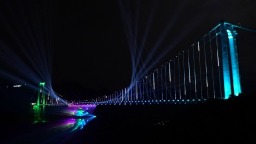 两项吉尼斯世界纪录！贵州花江峡谷大桥不止最高，还有最梦幻的夜