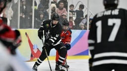 “乐享冰趣 逐梦黔行”2026贵州冰上运动嘉年华启幕