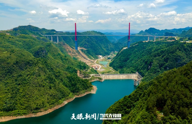 龙里河大桥——世界首座高山峡谷景观桥