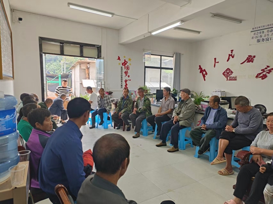 贵州施秉：&ldquo;院坝 入户&rdquo;共绘生态护鸟&ldquo;新图景&rdquo;_fororder_城关镇组织开展鸟类保护院坝会