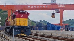 贵阳国际陆港把“出海口”搬到“家门口”