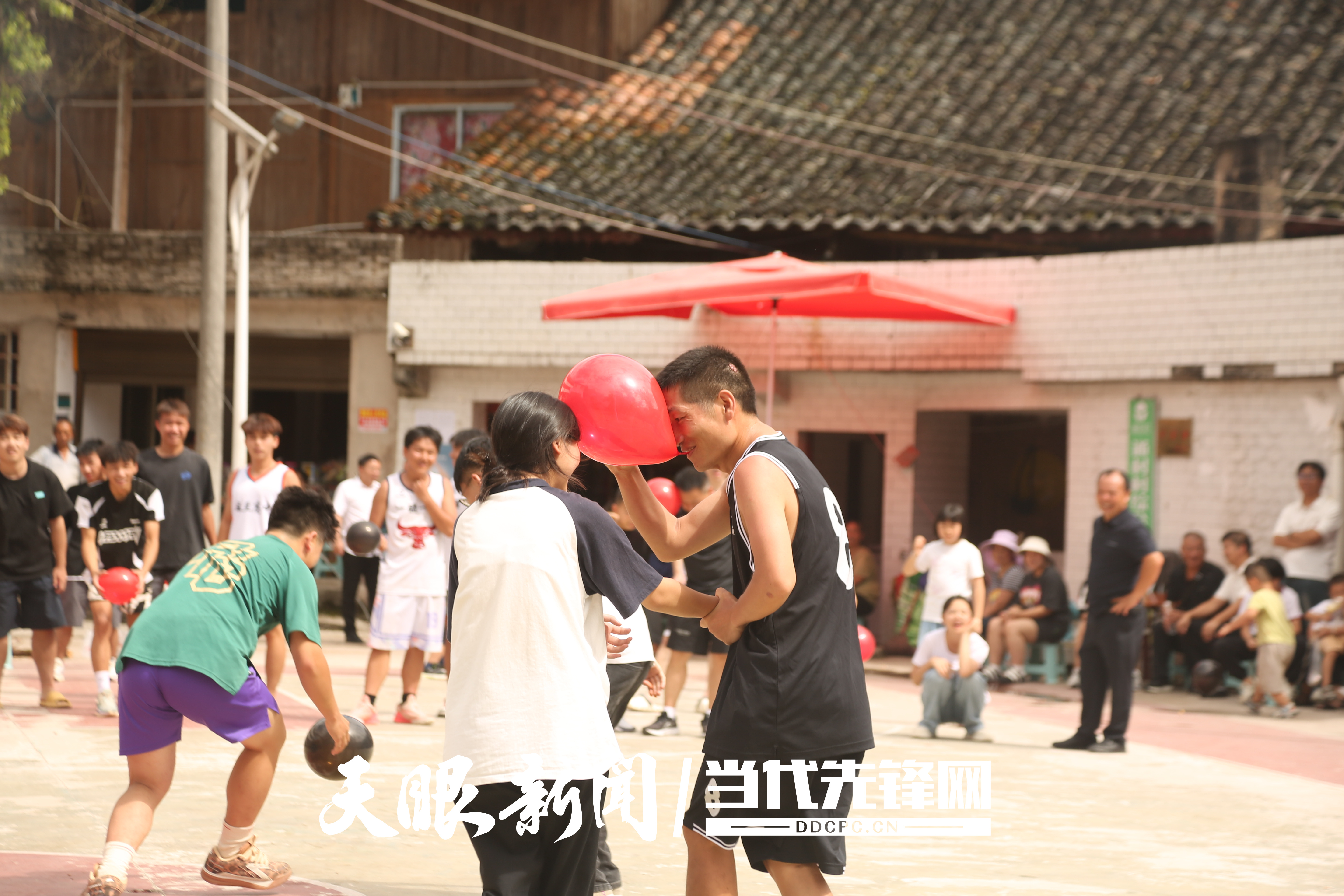 凯里市摆底苗寨13年坚持颁发奖学金 激励学子逐梦前行