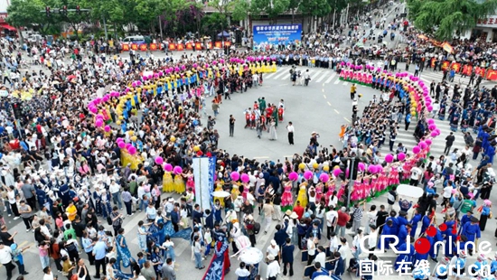 贵州惠水：千年龙舟竞渡 涟江两岸共绘文体旅新篇_fororder_640111