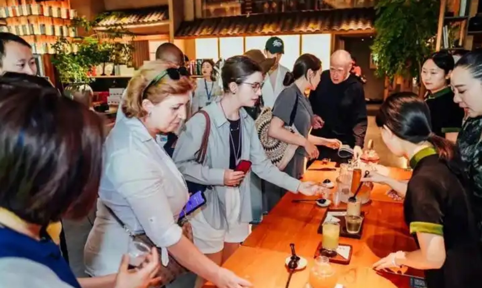 互鉴多元文明  同享黔地好物——2025“机遇中国 多彩世界”国际交流周见闻