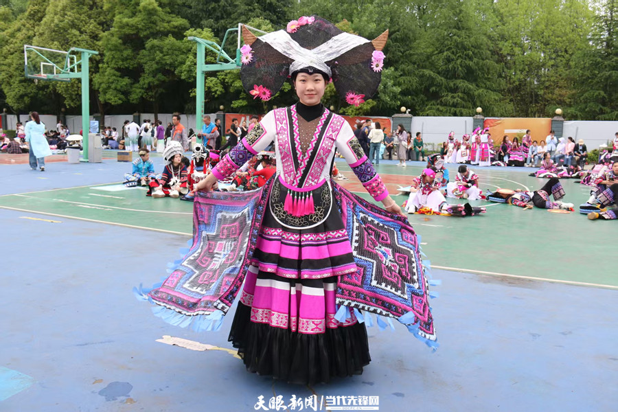 民族团结大巡游彩排现场 六盘水方阵绽放民族魅力_fororder_22