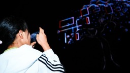 2000架无人机点亮贵州科学城夜空 展现城市魅力与创新活力